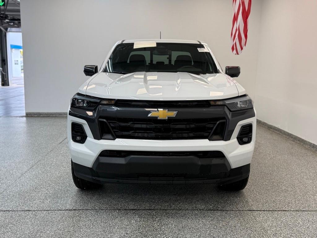 new 2025 Chevrolet Colorado car, priced at $38,995