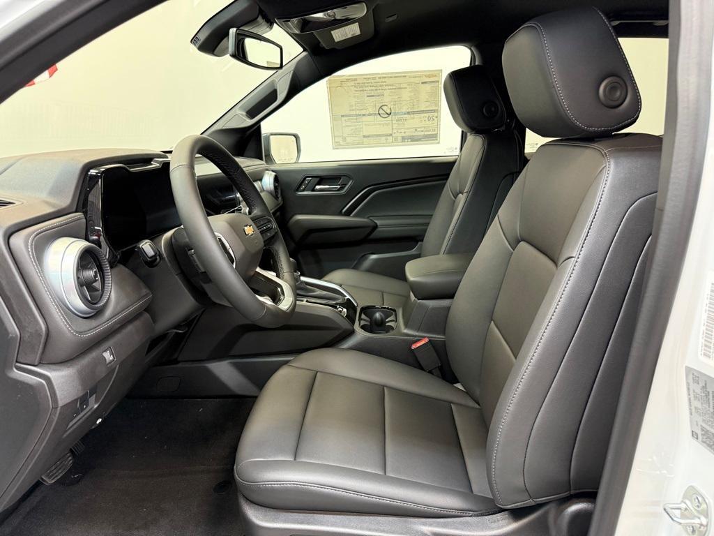 new 2025 Chevrolet Colorado car, priced at $38,995