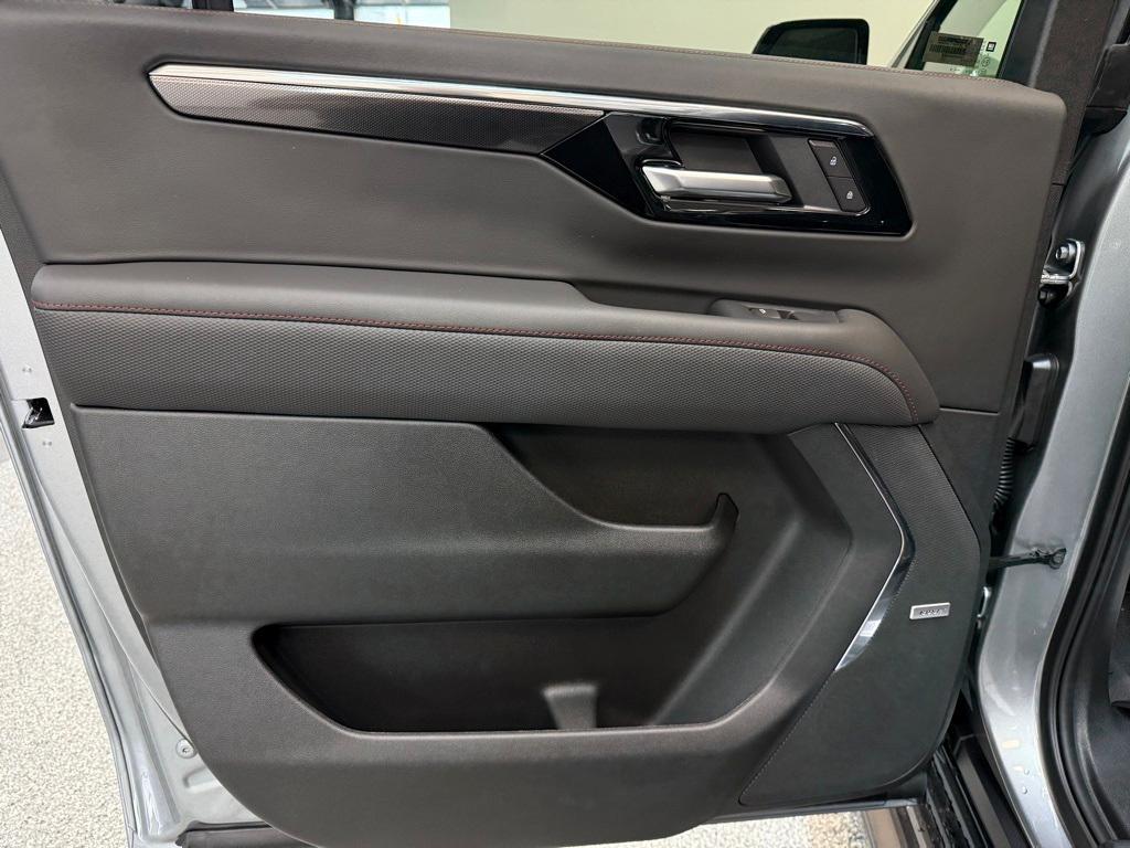 new 2025 Chevrolet Suburban car, priced at $78,214