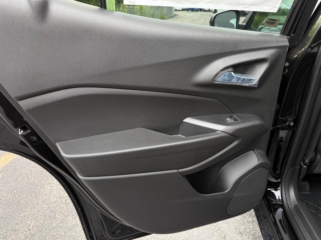 new 2025 Chevrolet Trax car, priced at $24,335