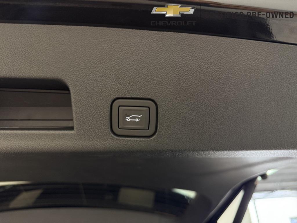 used 2024 Chevrolet Traverse car, priced at $44,989