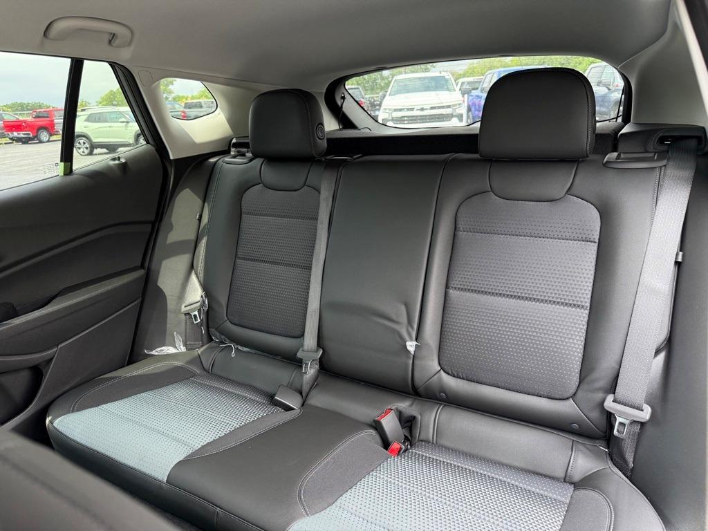 new 2025 Chevrolet Trax car, priced at $24,335