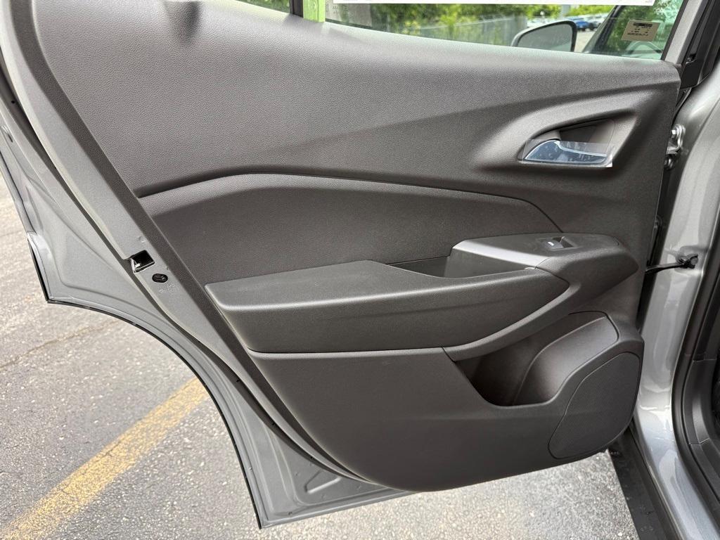 new 2025 Chevrolet Trax car, priced at $24,335