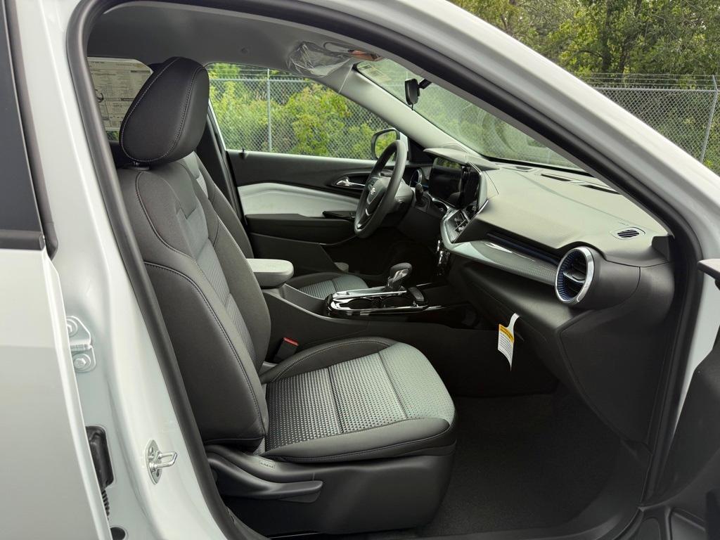 new 2025 Chevrolet Trax car, priced at $24,335