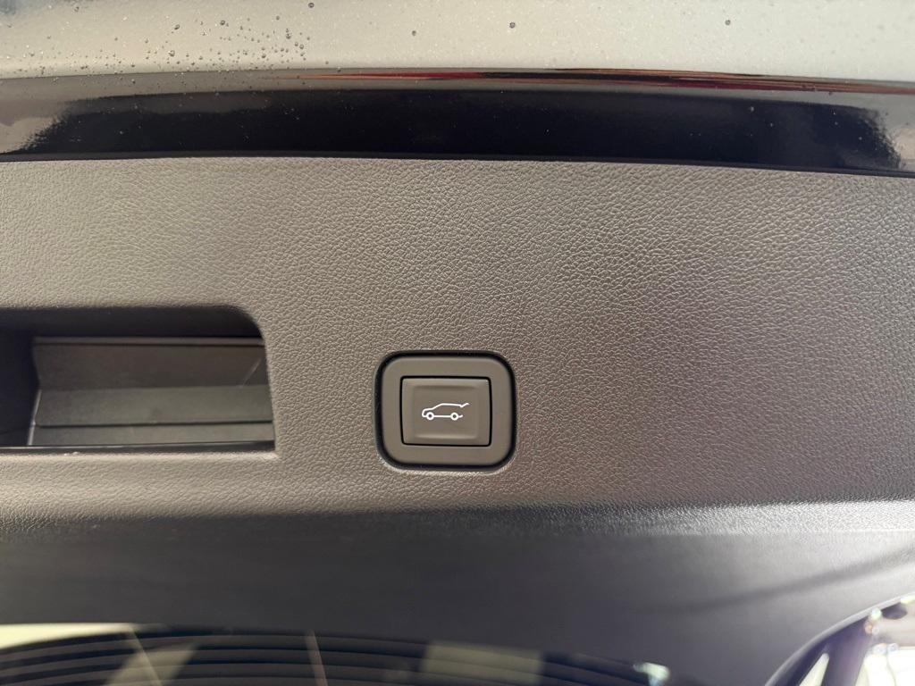 new 2025 Chevrolet Traverse car, priced at $42,495