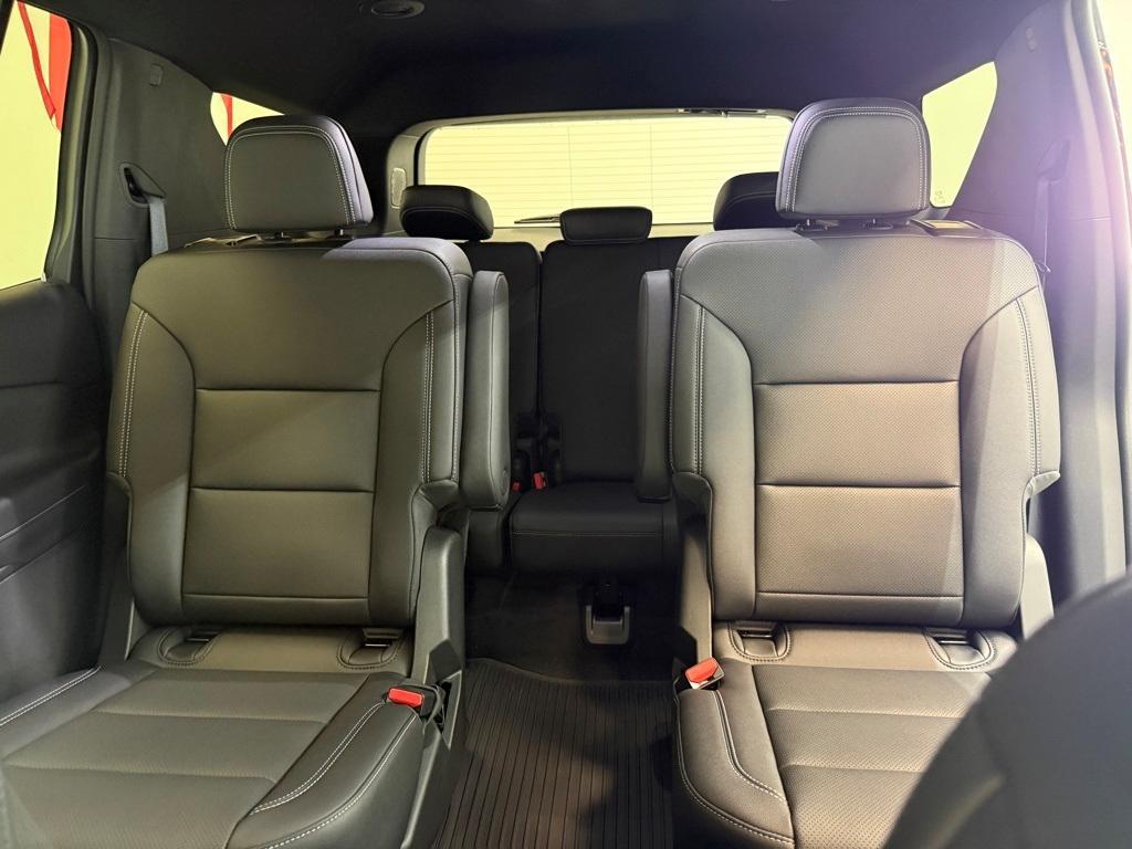 new 2025 Chevrolet Traverse car, priced at $42,495