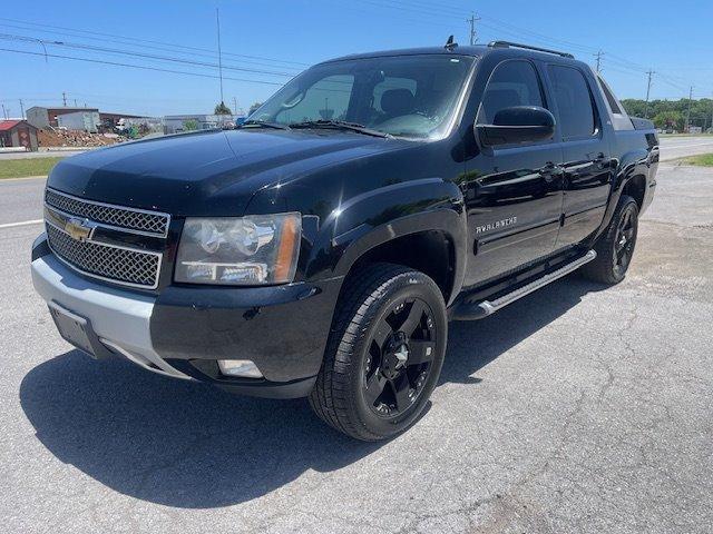 used 2011 Chevrolet Avalanche car, priced at $19,995
