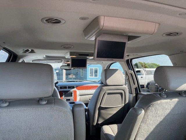 used 2009 Chevrolet Suburban car, priced at $12,995