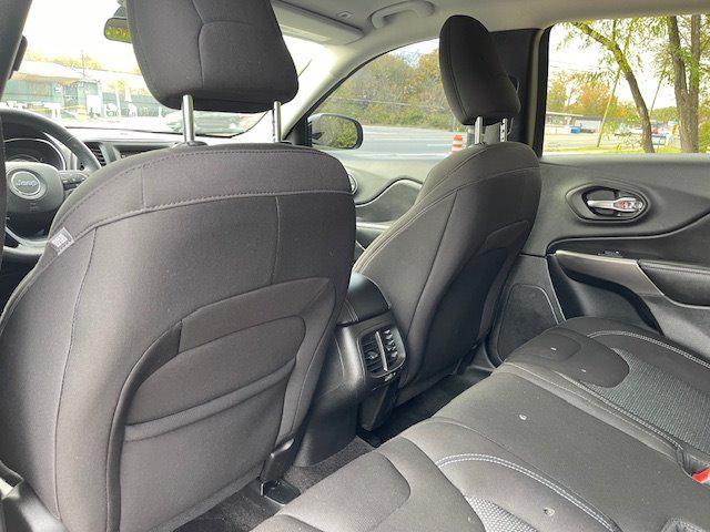 used 2019 Jeep Cherokee car, priced at $10,995