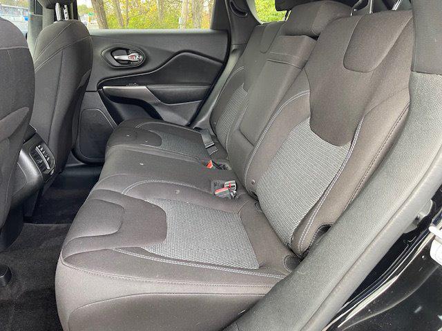 used 2019 Jeep Cherokee car, priced at $10,995