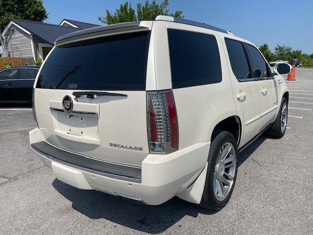 used 2013 Cadillac Escalade car, priced at $12,995