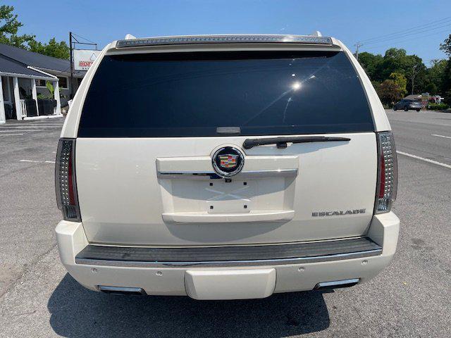 used 2013 Cadillac Escalade car, priced at $12,995