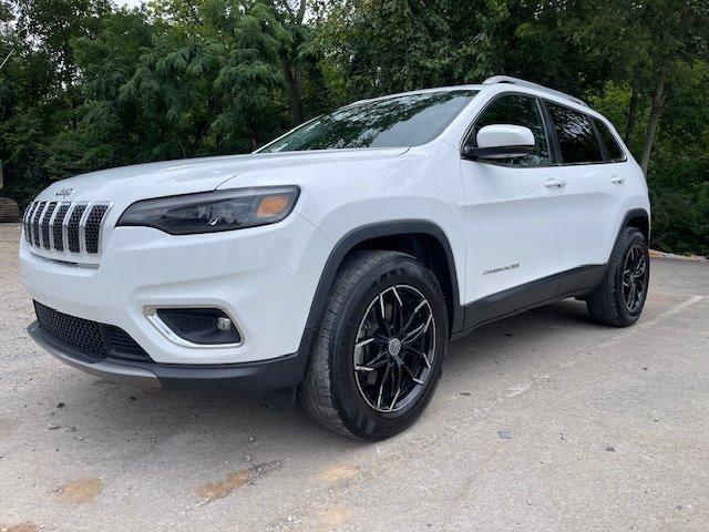 used 2020 Jeep Cherokee car, priced at $10,995