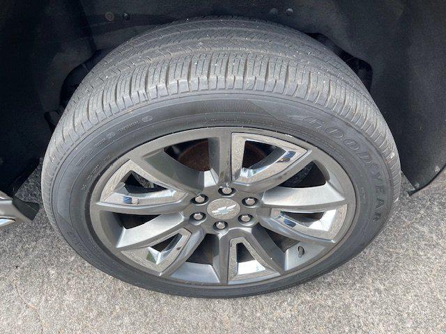 used 2015 Chevrolet Suburban car, priced at $17,995