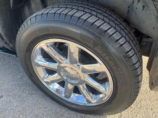 used 2014 GMC Yukon XL car, priced at $11,995