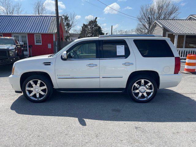 used 2007 Cadillac Escalade car, priced at $9,995