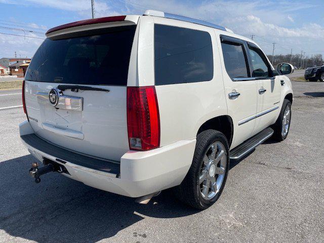 used 2007 Cadillac Escalade car, priced at $9,995