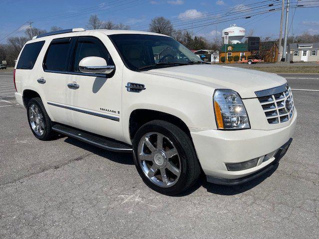 used 2007 Cadillac Escalade car, priced at $9,995