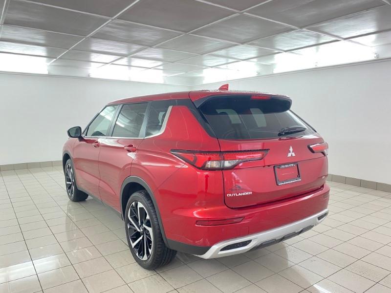 new 2023 Mitsubishi Outlander car