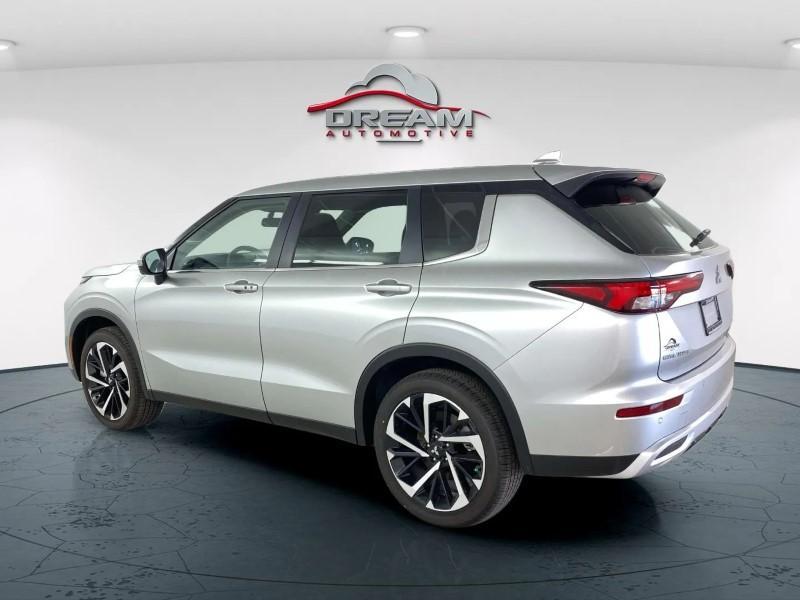 new 2024 Mitsubishi Outlander car, priced at $32,070