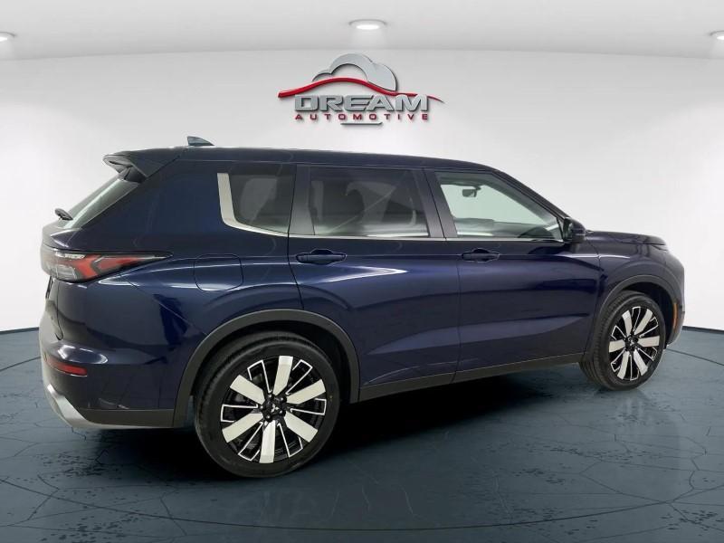 new 2025 Mitsubishi Outlander car
