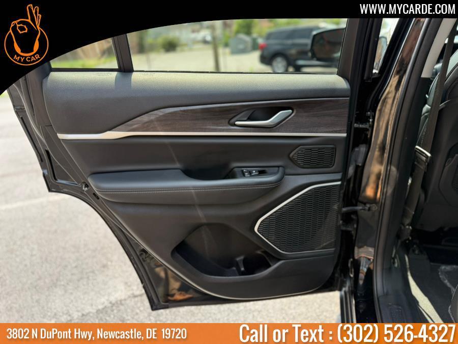 used 2022 Jeep Grand Cherokee car, priced at $31,407