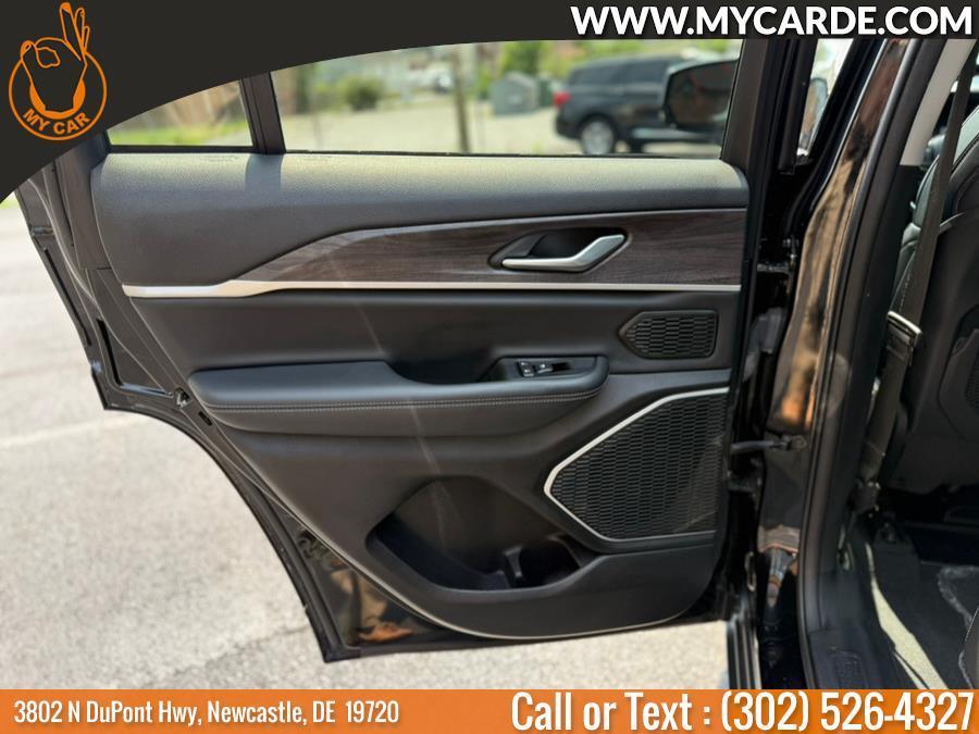 used 2022 Jeep Grand Cherokee car, priced at $33,104