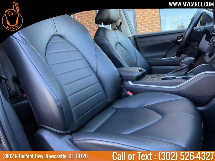 used 2023 Toyota Highlander car, priced at $32,100