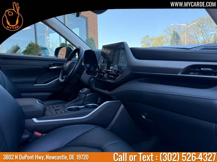 used 2023 Toyota Highlander car, priced at $32,100