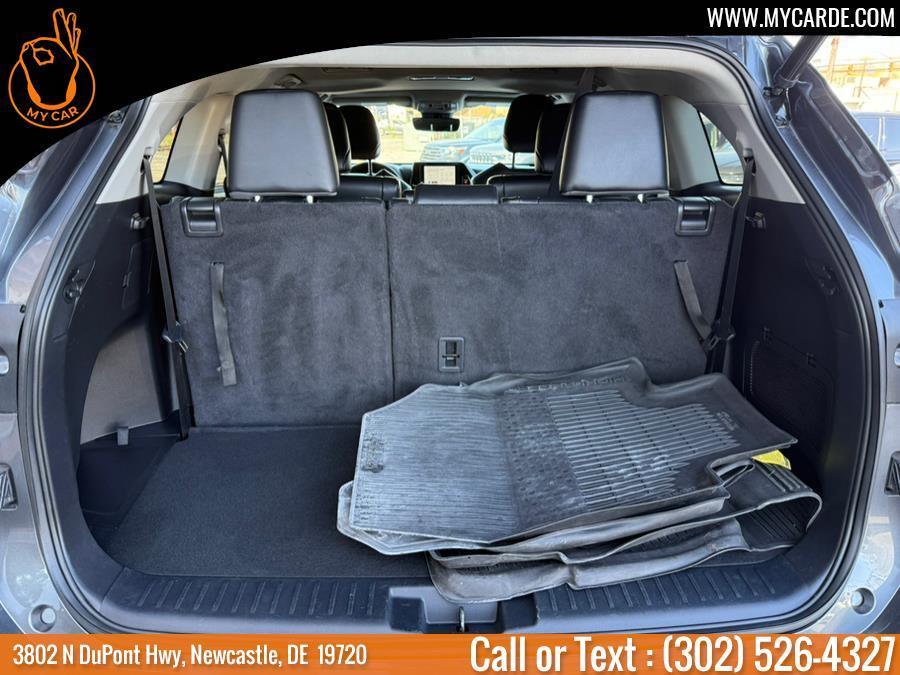 used 2023 Toyota Highlander car, priced at $32,100