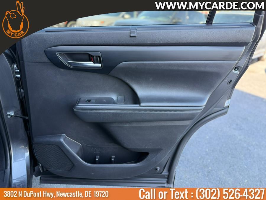 used 2023 Toyota Highlander car, priced at $36,503