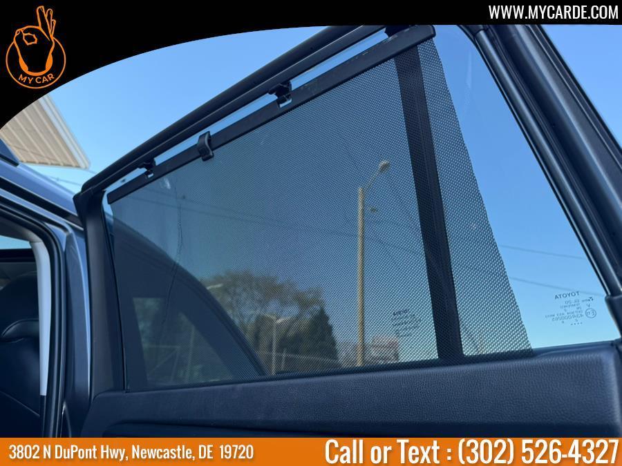 used 2023 Toyota Highlander car, priced at $32,100
