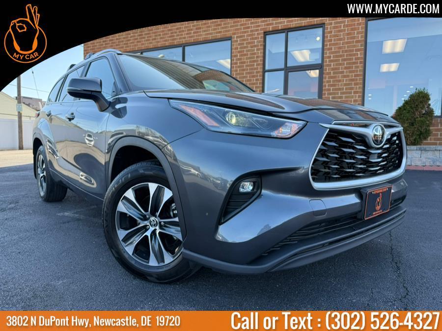 used 2023 Toyota Highlander car, priced at $32,100