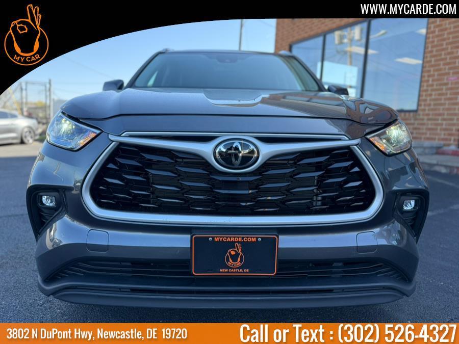 used 2023 Toyota Highlander car, priced at $32,100