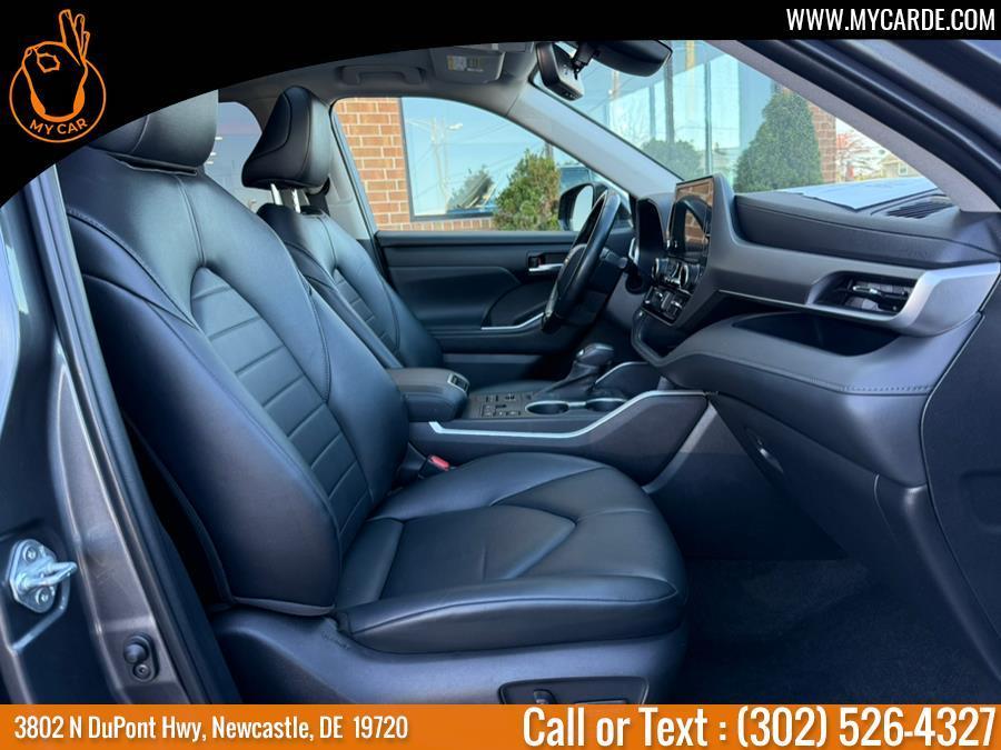 used 2023 Toyota Highlander car, priced at $32,100