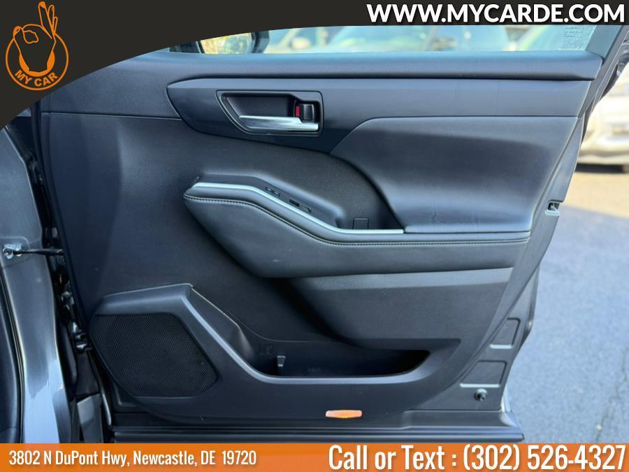 used 2023 Toyota Highlander car, priced at $36,503
