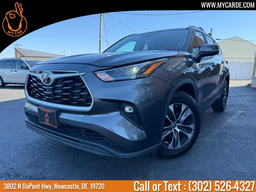 used 2023 Toyota Highlander car, priced at $32,100