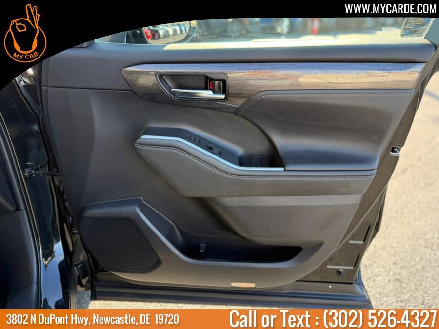 used 2021 Toyota Highlander car, priced at $32,460