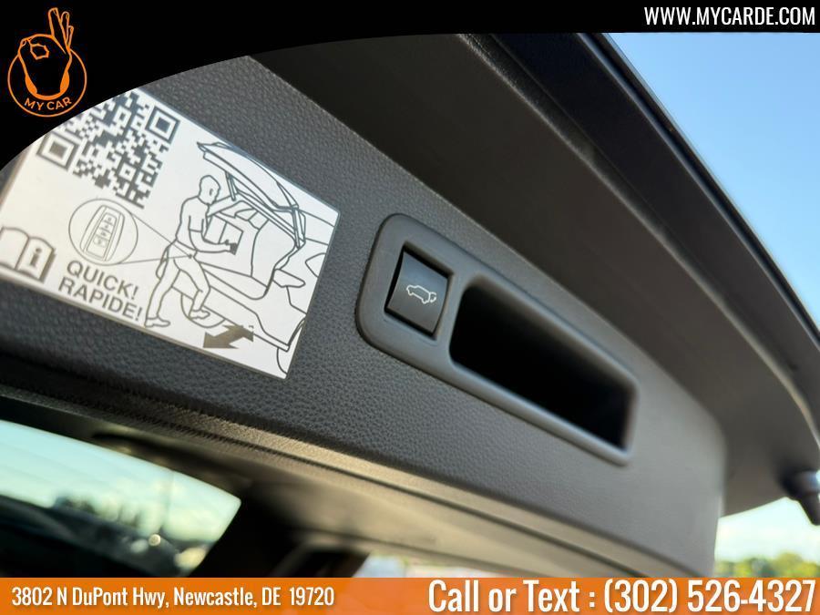 used 2021 Toyota Highlander car, priced at $32,460