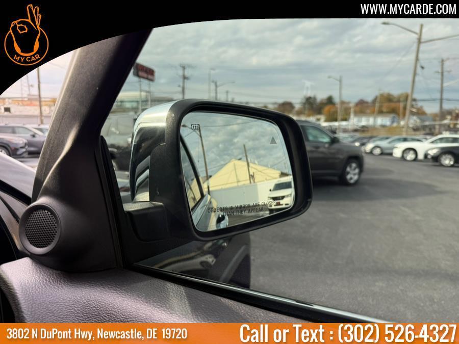 used 2017 Jeep Grand Cherokee car, priced at $17,418