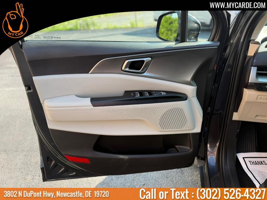 used 2023 Kia Carnival car, priced at $23,970