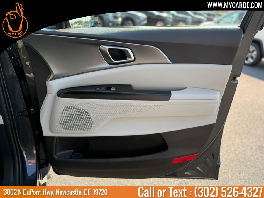 used 2023 Kia Carnival car, priced at $23,970