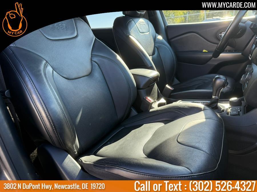 used 2020 Jeep Cherokee car, priced at $16,324