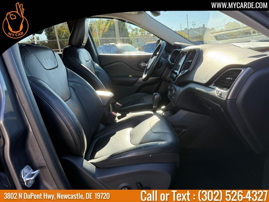 used 2020 Jeep Cherokee car, priced at $16,324