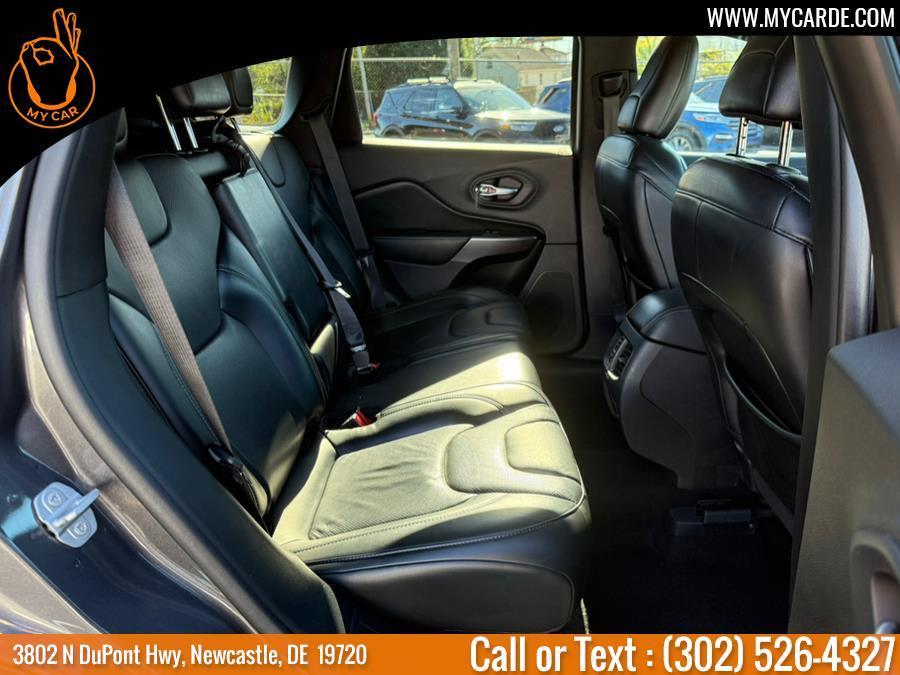 used 2020 Jeep Cherokee car, priced at $16,324