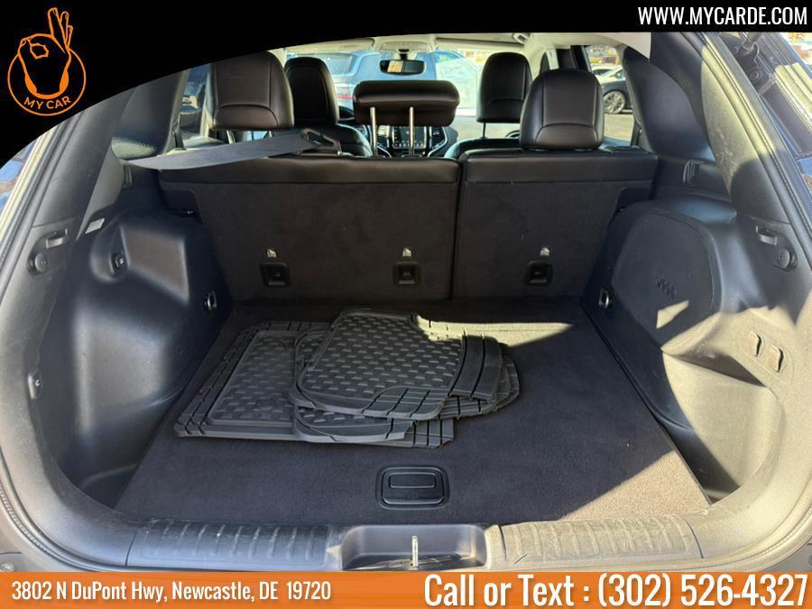 used 2020 Jeep Cherokee car, priced at $16,324