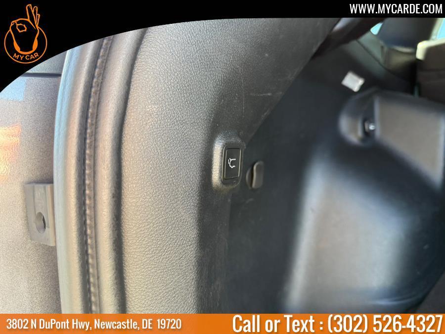 used 2020 Jeep Cherokee car, priced at $16,324