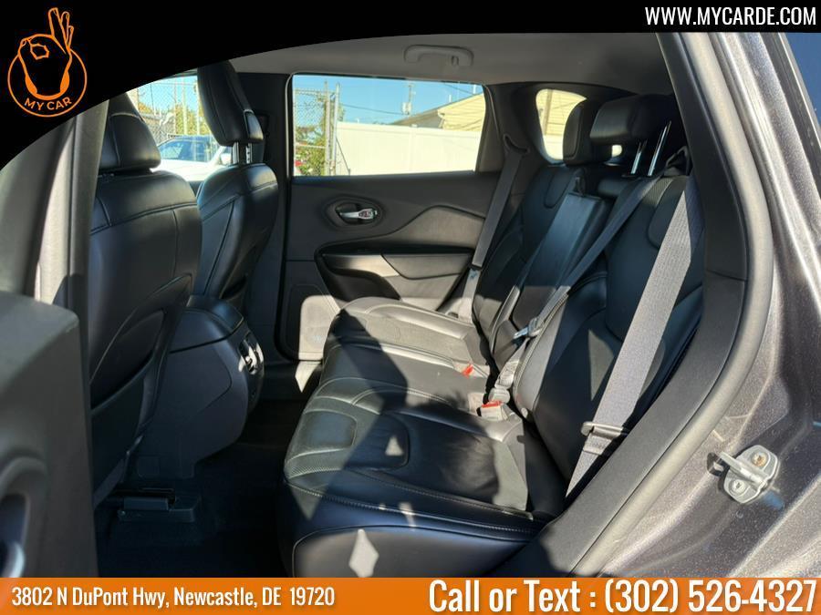 used 2020 Jeep Cherokee car, priced at $16,324