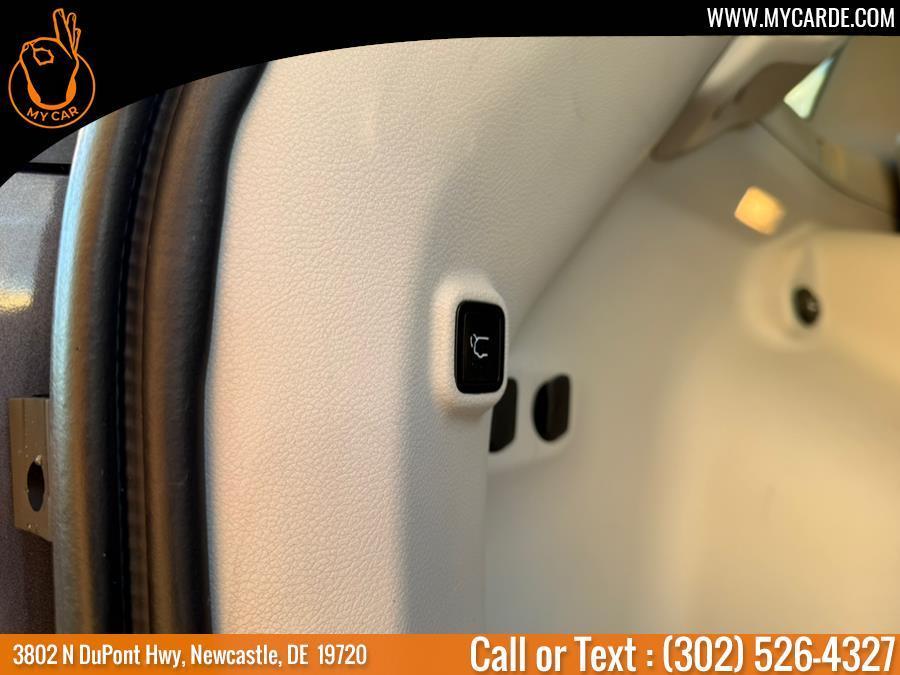 used 2020 Jeep Cherokee car, priced at $16,490