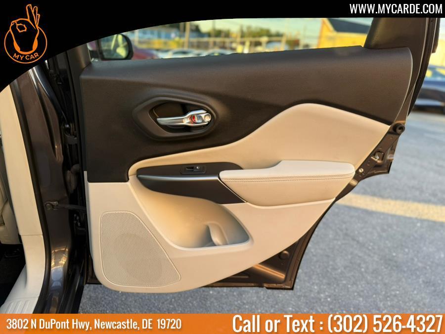 used 2020 Jeep Cherokee car, priced at $16,490